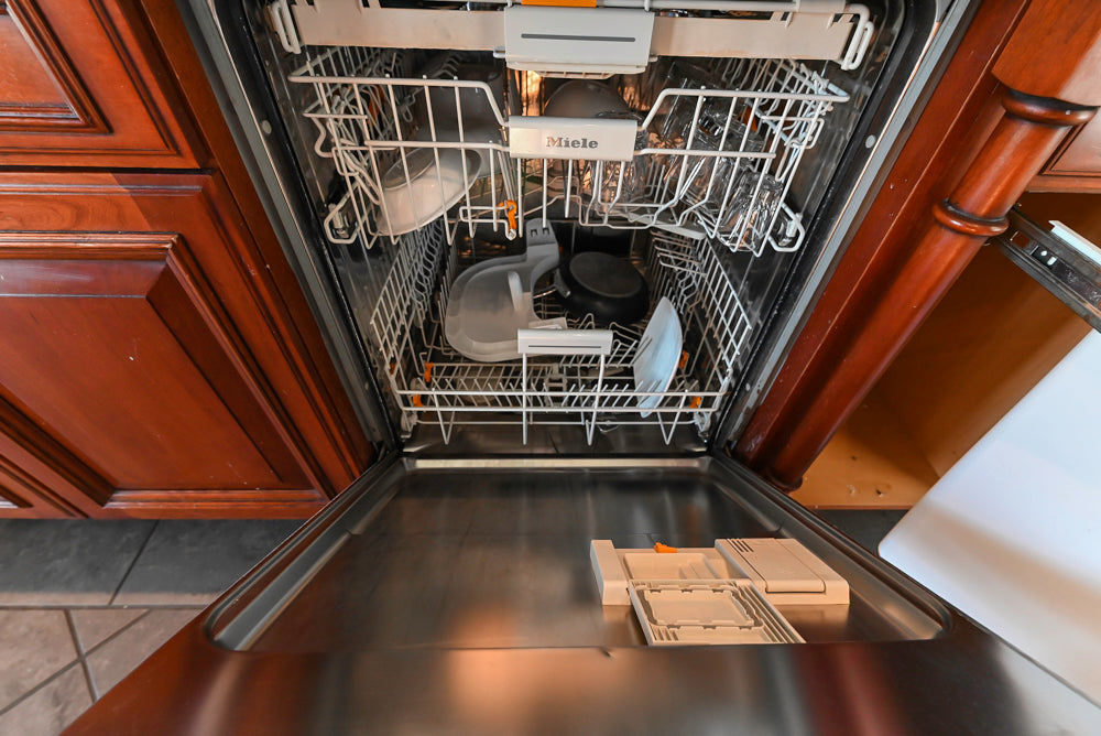 Wood-Mode Traditional Wooden Kitchen with Island, Granite Countertops & Luxe Appliances