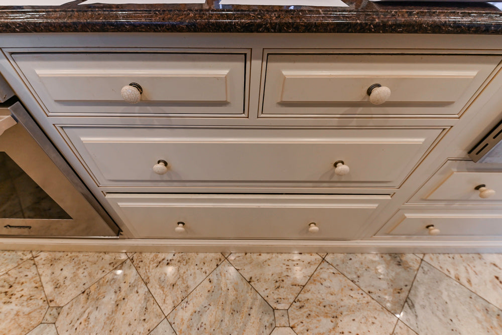 Form LTD Traditional Cream Kitchen with Island, Granite Countertops & Appliances