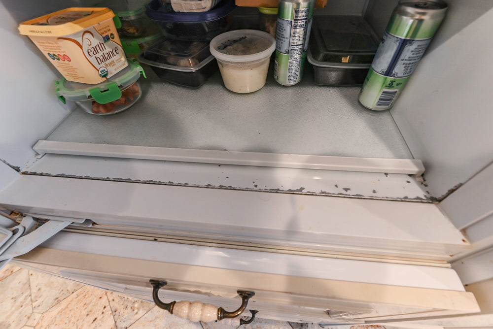 Form LTD Traditional Cream Kitchen with Island, Granite Countertops & Appliances