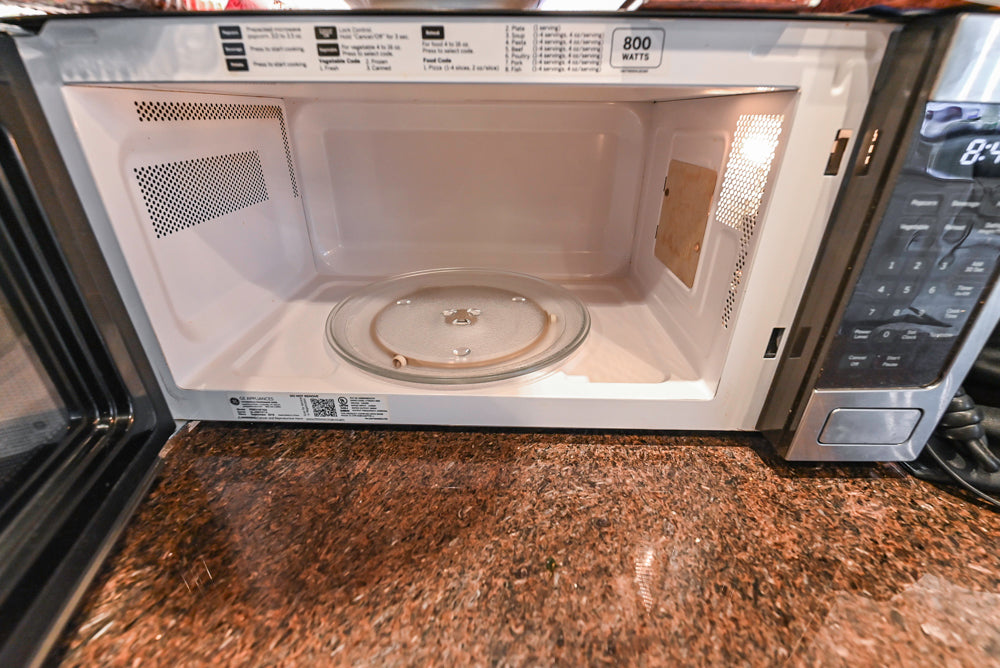 Form LTD Traditional Cream Kitchen with Island, Granite Countertops & Appliances