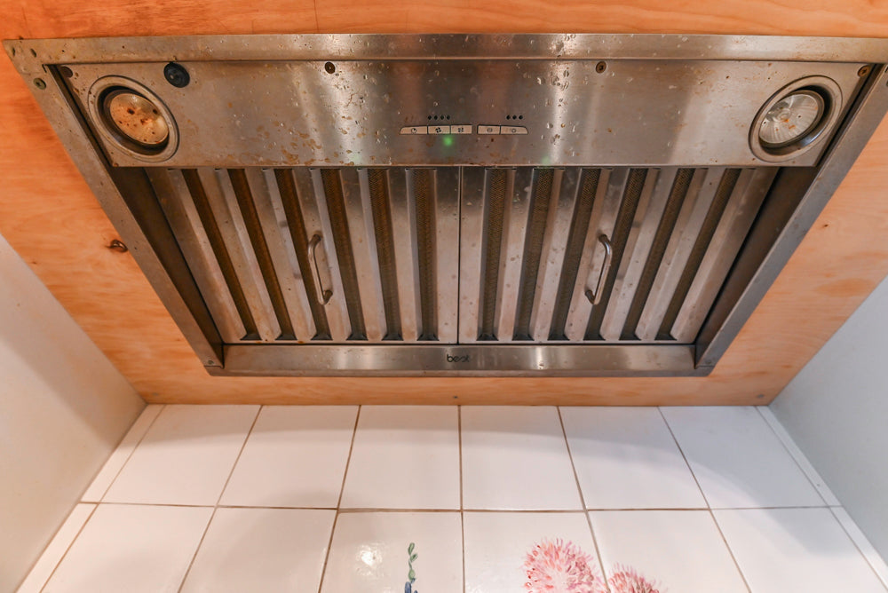 Form LTD Traditional Cream Kitchen with Island, Granite Countertops & Appliances