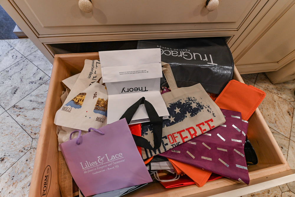 Form LTD Traditional Cream Kitchen with Island, Granite Countertops & Appliances