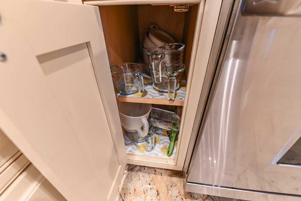 Form LTD Traditional Cream Kitchen with Island, Granite Countertops & Appliances