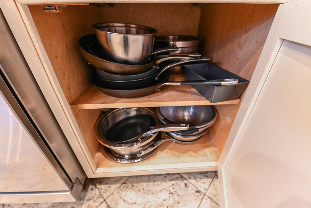 Form LTD Traditional Cream Kitchen with Island, Granite Countertops & Appliances