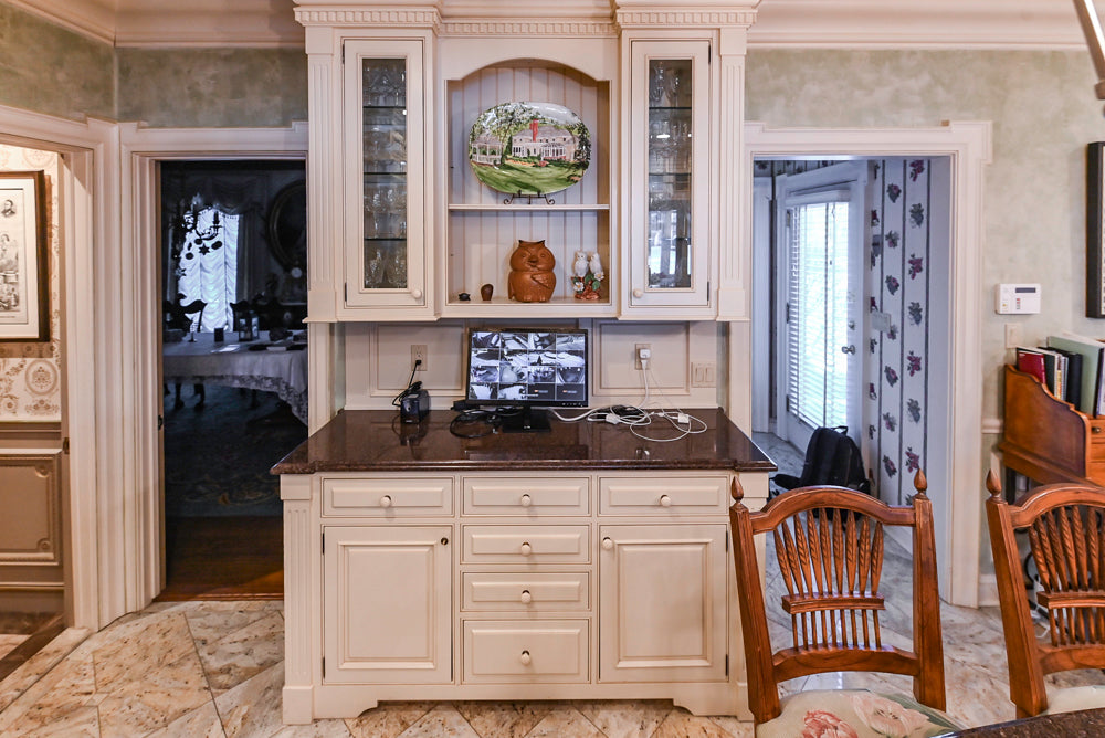 Form LTD Traditional Cream Kitchen with Island, Granite Countertops & Appliances