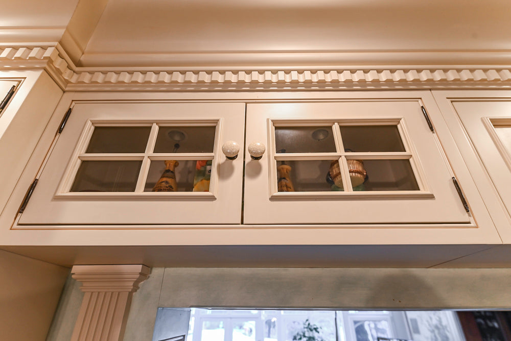 Form LTD Traditional Cream Kitchen with Island, Granite Countertops & Appliances