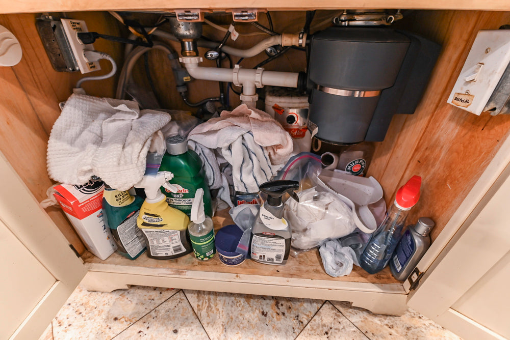 Form LTD Traditional Cream Kitchen with Island, Granite Countertops & Appliances