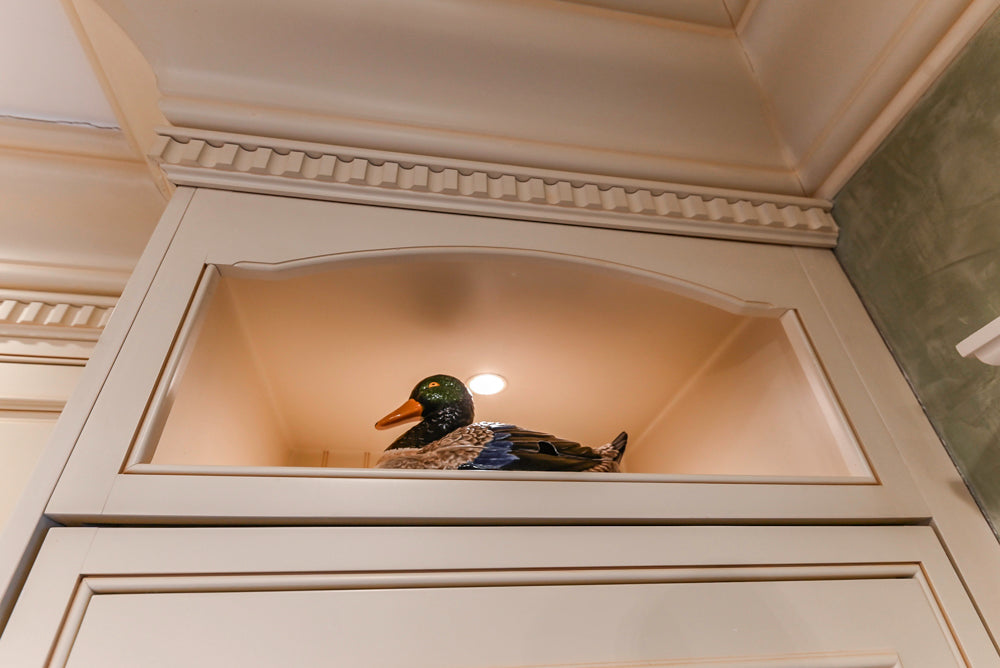 Form LTD Traditional Cream Kitchen with Island, Granite Countertops & Appliances