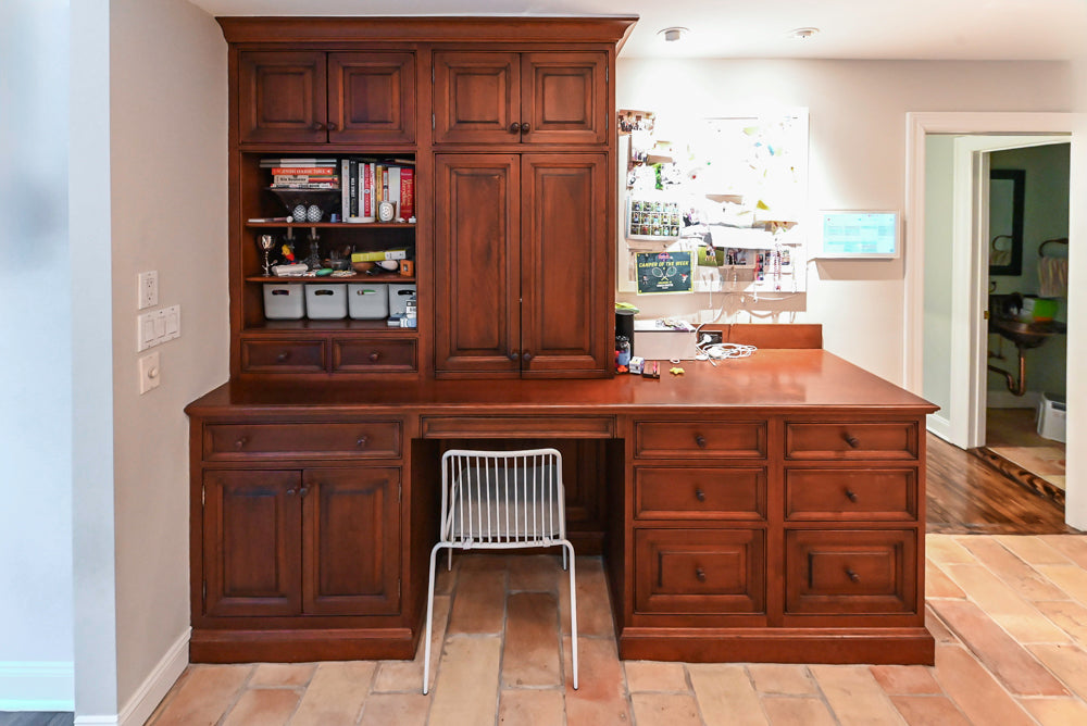 Premier Traditional Kitchen with Stainless Steel Island, Desk Area & Appliances