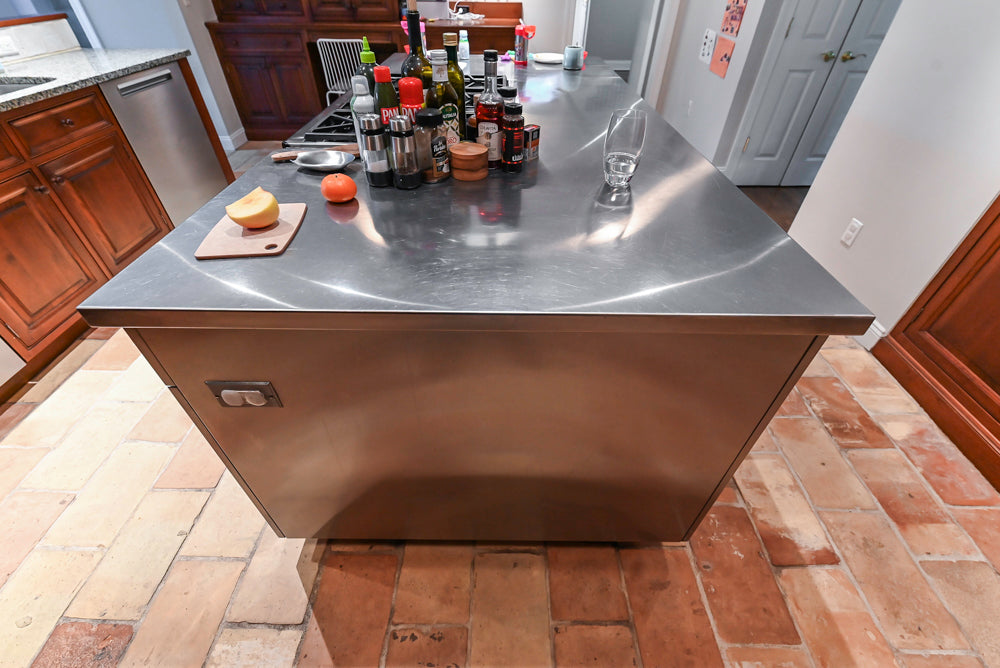 Premier Traditional Kitchen with Stainless Steel Island, Desk Area & Appliances