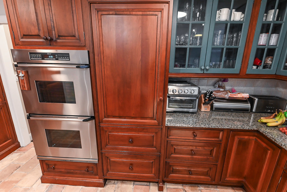 Premier Traditional Kitchen with Stainless Steel Island, Desk Area & Appliances