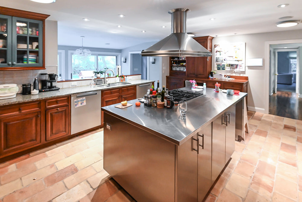 Premier Traditional Kitchen with Stainless Steel Island, Desk Area & Appliances