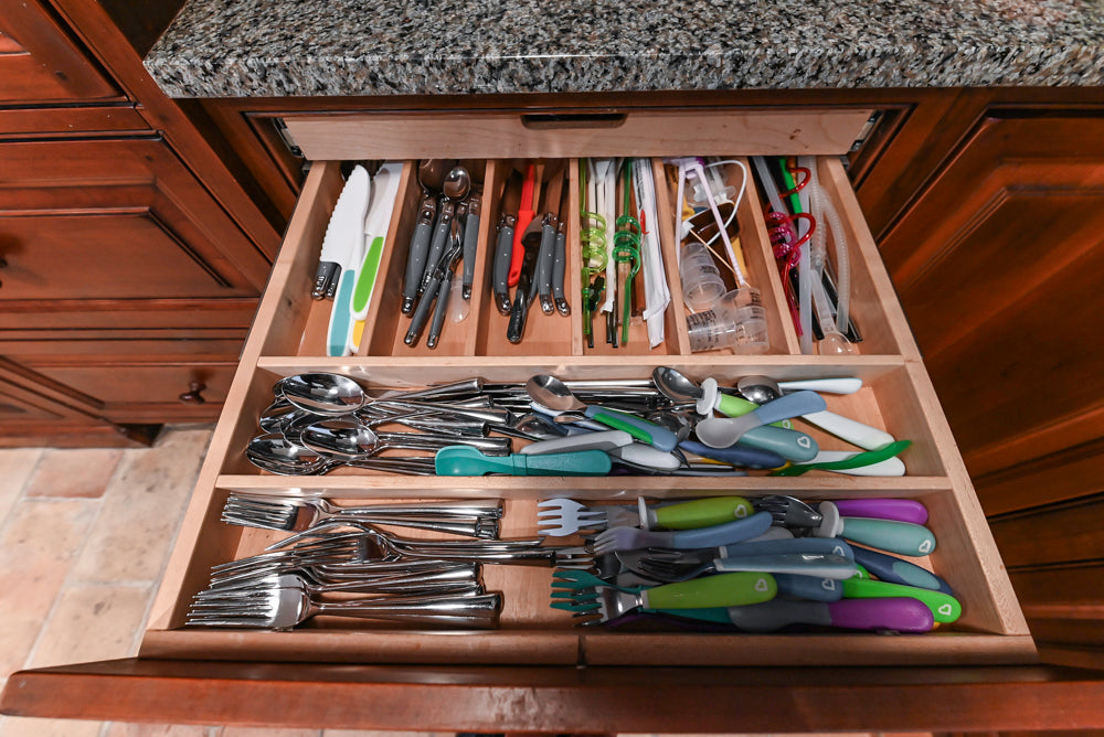 Premier Traditional Kitchen with Stainless Steel Island, Desk Area & Appliances