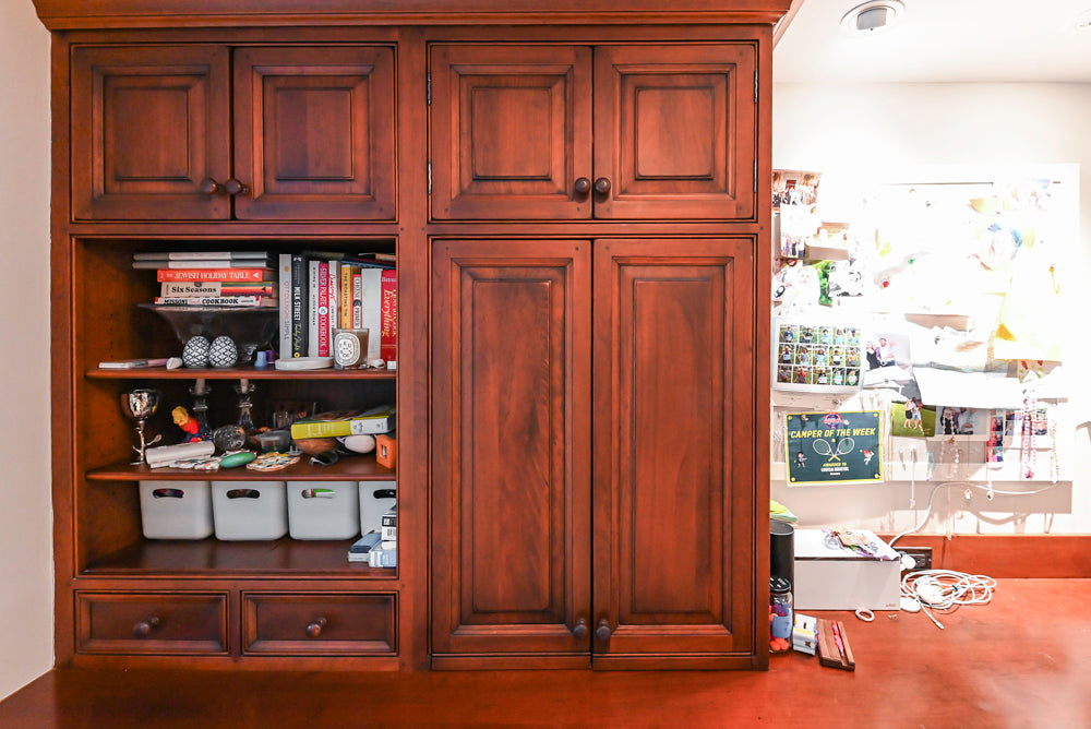 Premier Traditional Kitchen with Stainless Steel Island, Desk Area & Appliances