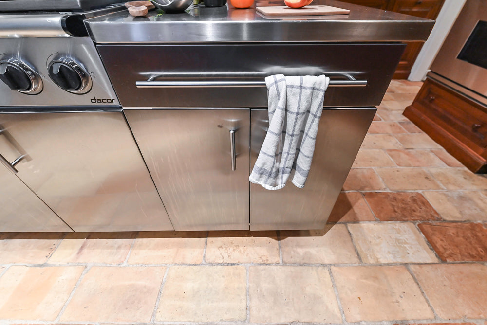 Premier Traditional Kitchen with Stainless Steel Island, Desk Area & Appliances