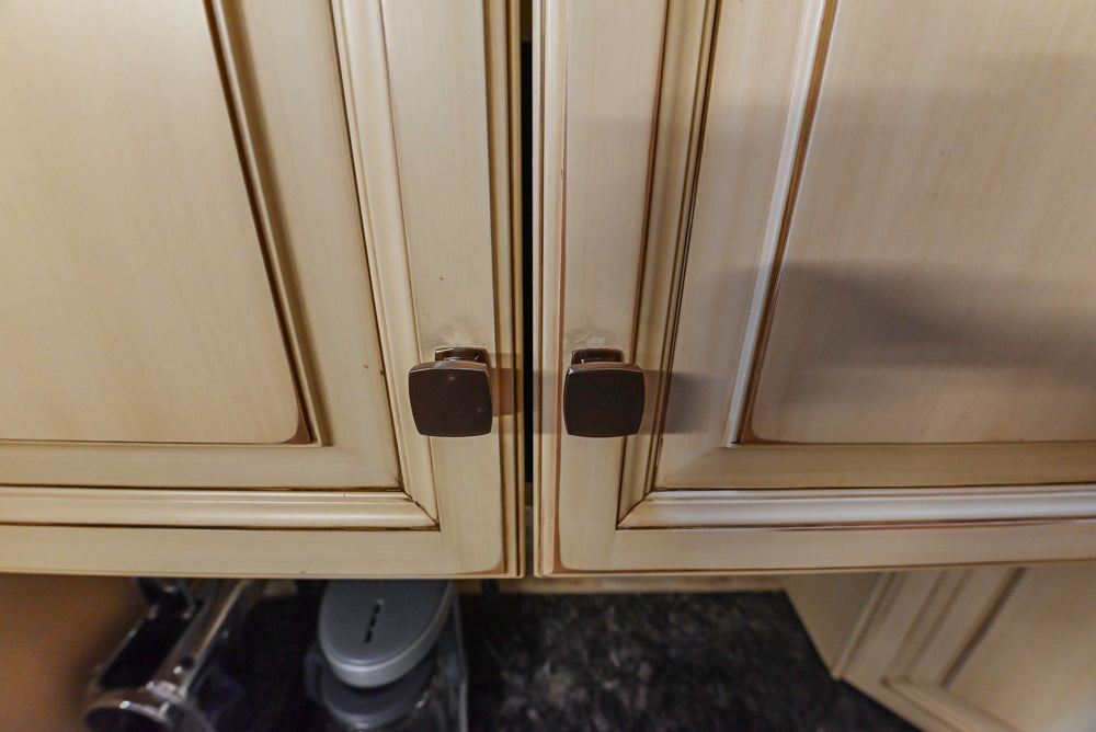 Millbrook Custom Traditional Cream Kitchen with Island, Granite Countertops & Appliances