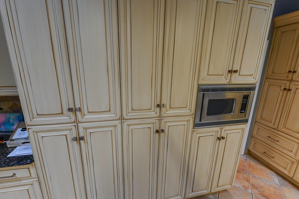 Millbrook Custom Traditional Cream Kitchen with Island, Granite Countertops & Appliances