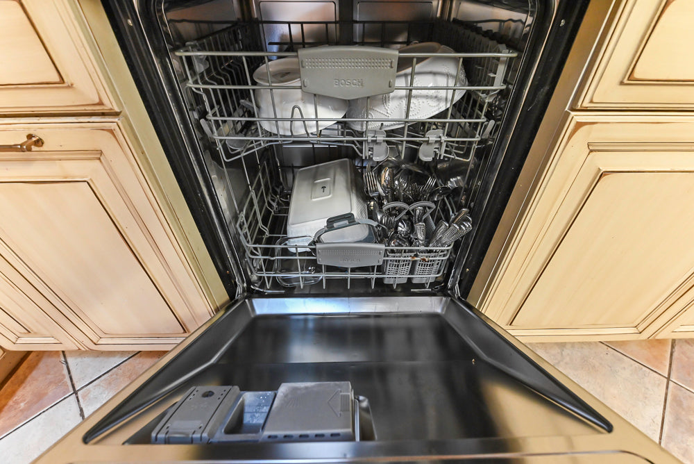 Millbrook Custom Traditional Cream Kitchen with Island, Granite Countertops & Appliances