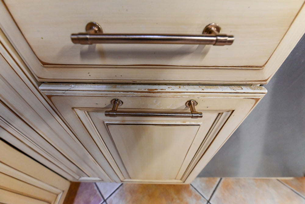 Millbrook Custom Traditional Cream Kitchen with Island, Granite Countertops & Appliances