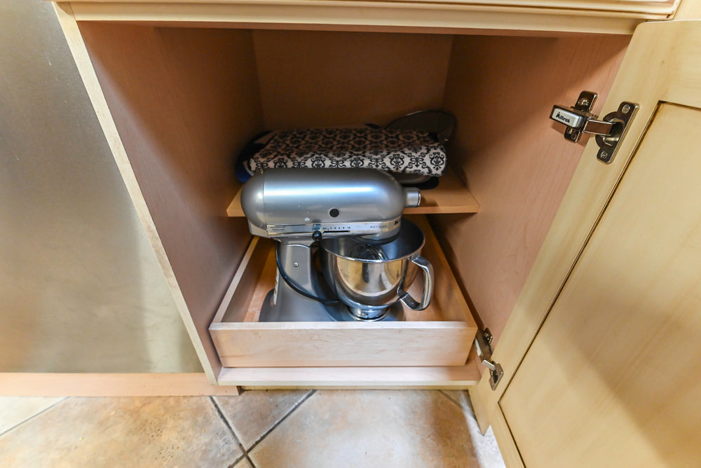 Millbrook Custom Traditional Cream Kitchen with Island, Granite Countertops & Appliances