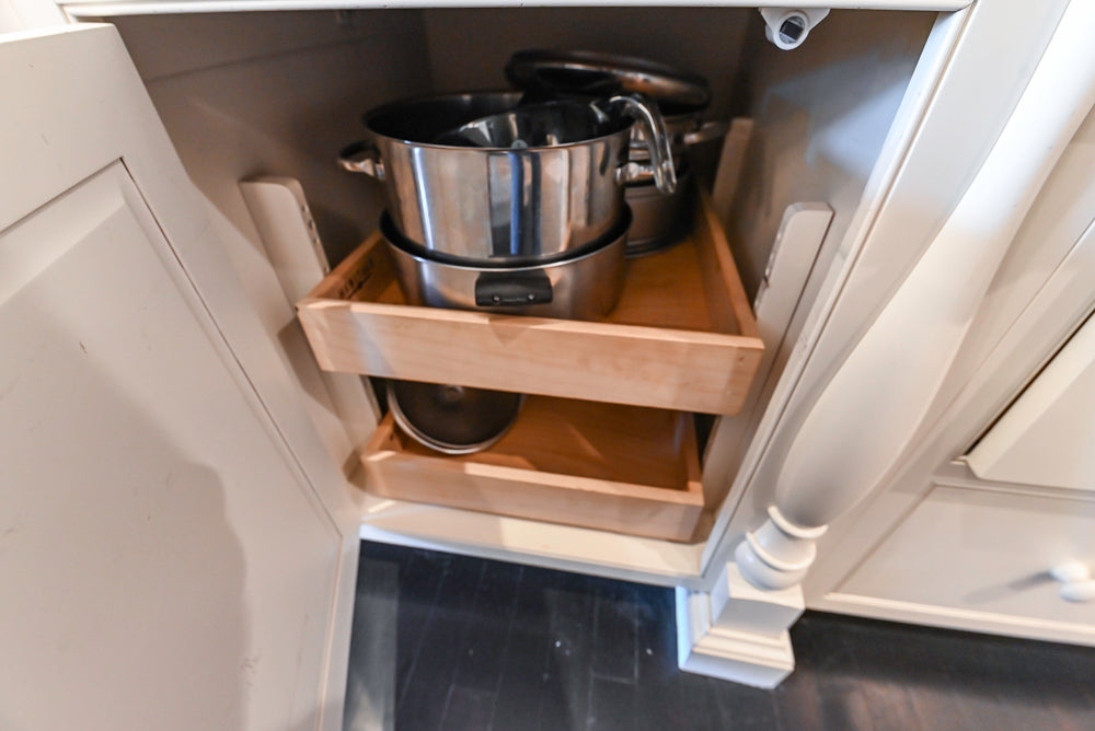 Heritage Traditional Creamy White Kitchen with Island, Marble Countertops and Appliances