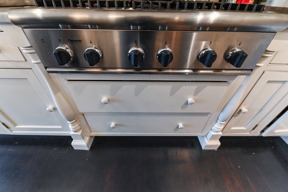Heritage Traditional Creamy White Kitchen with Island, Marble Countertops and Appliances