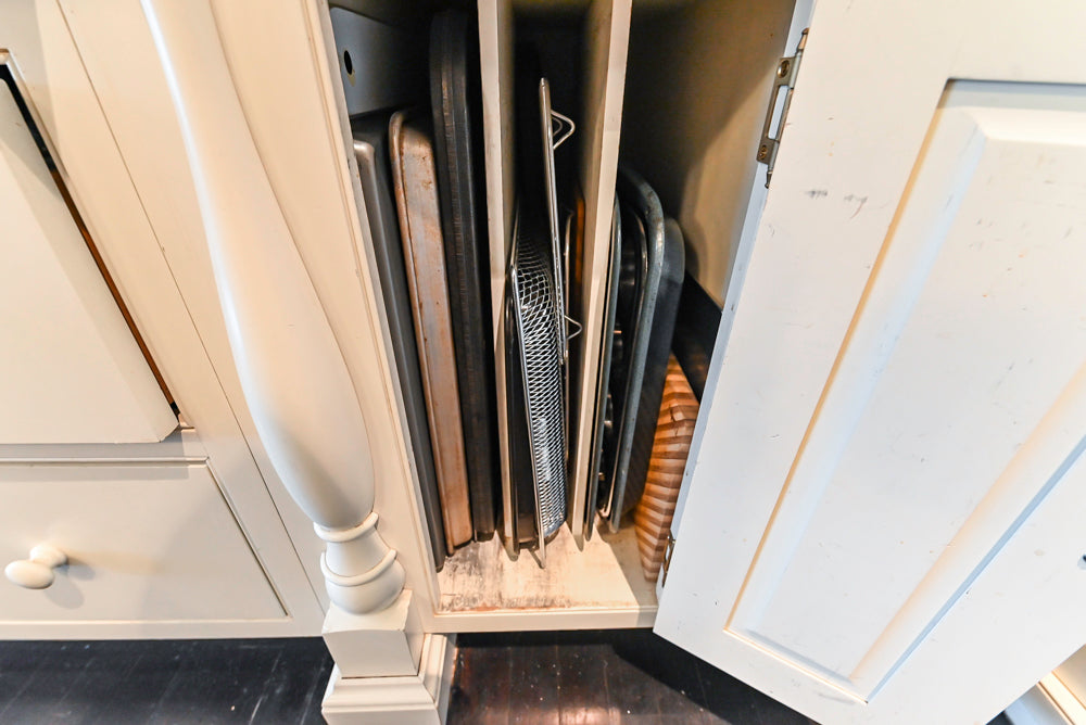 Heritage Traditional Creamy White Kitchen with Island, Marble Countertops and Appliances