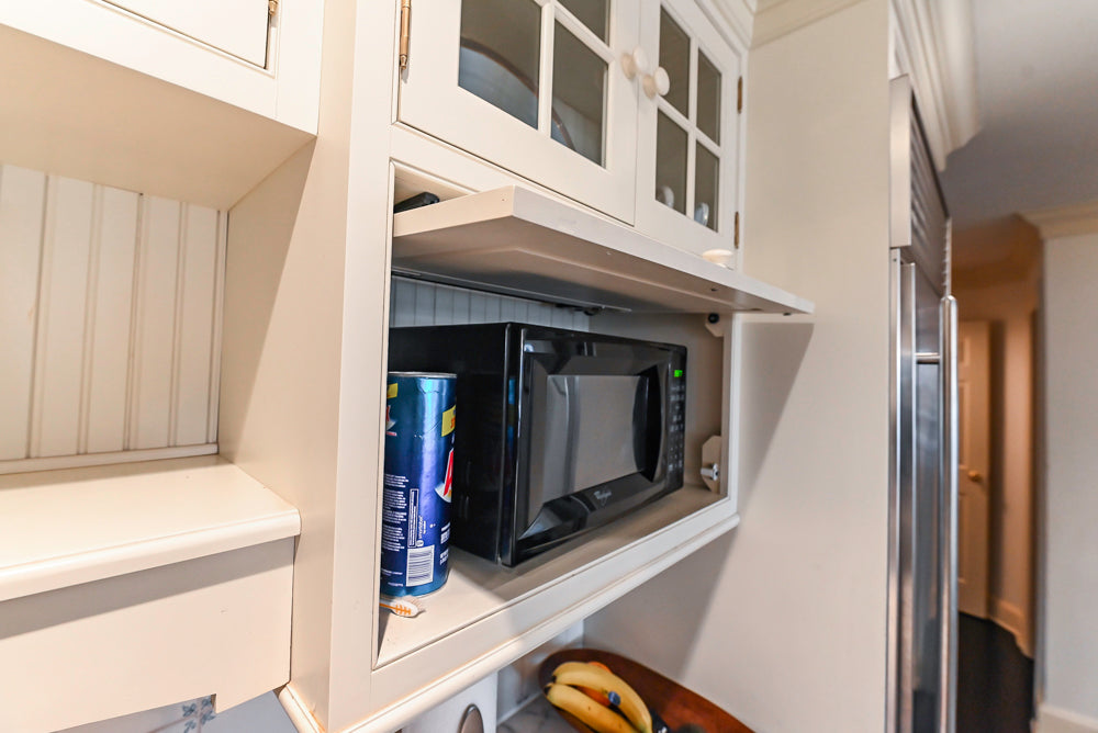 Heritage Traditional Creamy White Kitchen with Island, Marble Countertops and Appliances