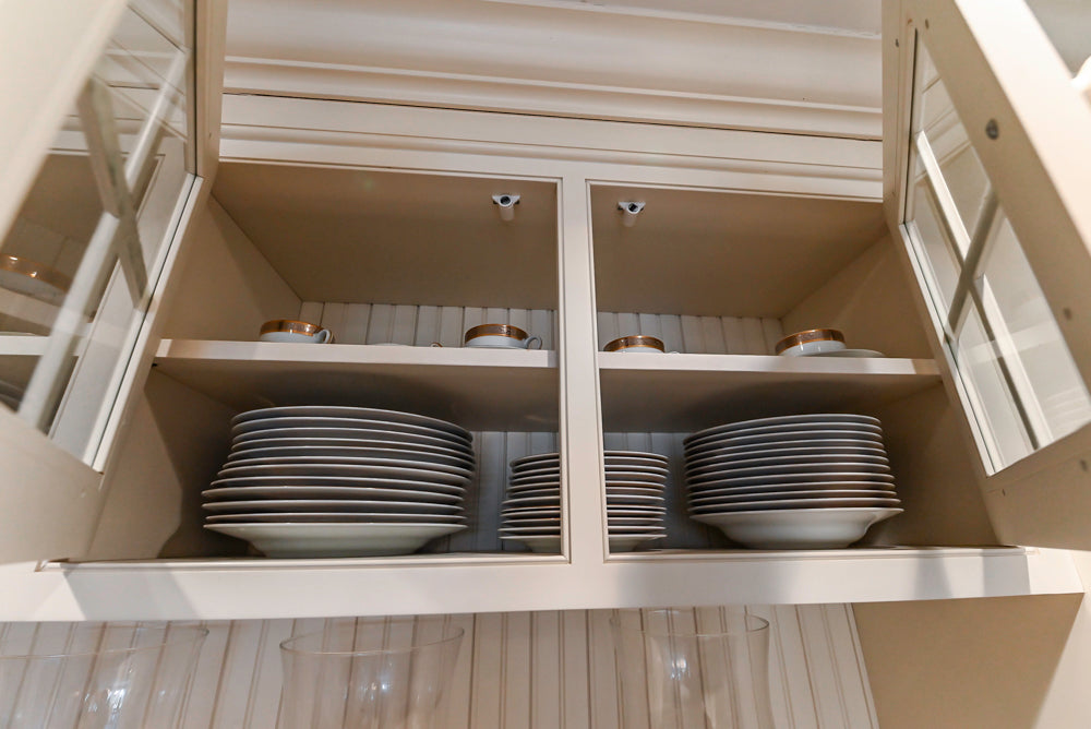 Heritage Traditional Creamy White Kitchen with Island, Marble Countertops and Appliances