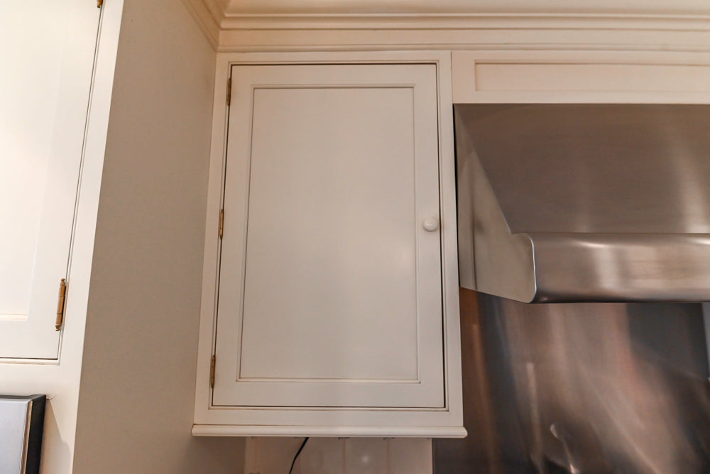 Heritage Traditional Creamy White Kitchen with Island, Marble Countertops and Appliances