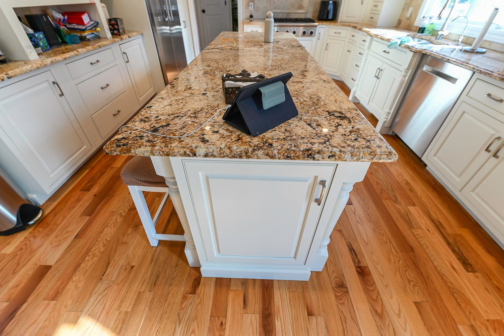 Traditional Light Cream Pre-Owned, Used Kitchen with Island, Island Seating, Granite Countertops and Appliances