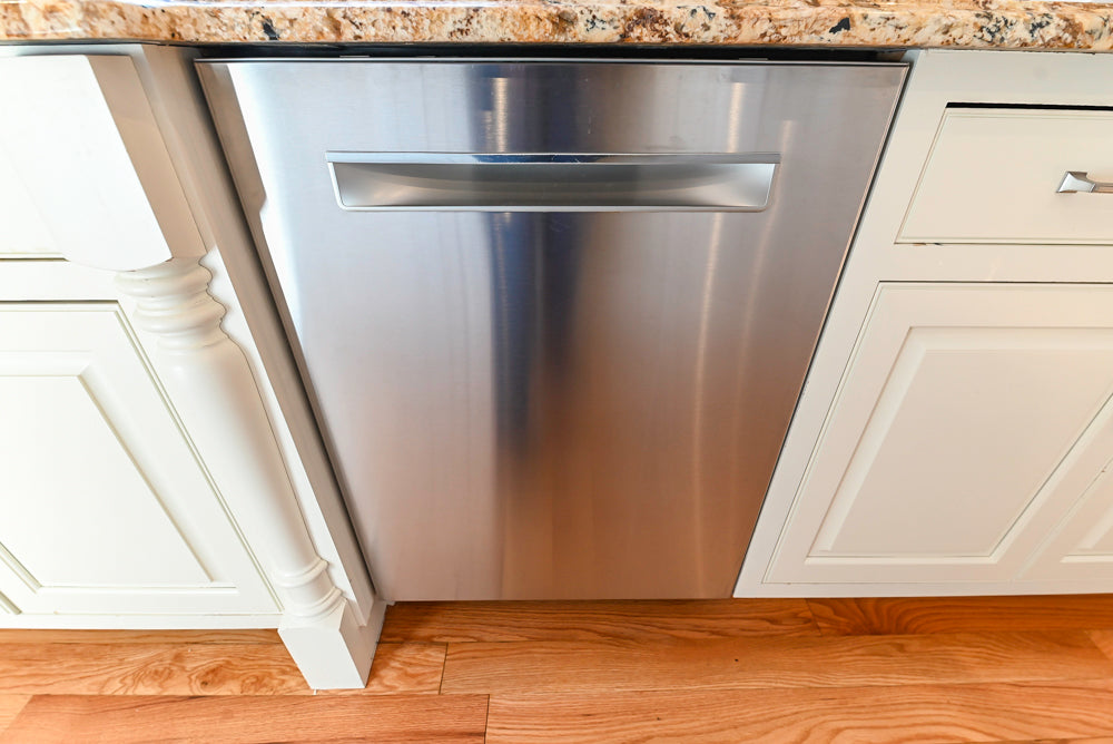 Traditional Light Cream Kitchen with Island, Granite Countertops and Appliances