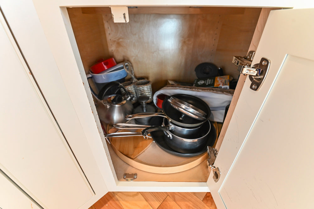 Traditional Light Cream Kitchen with Island, Granite Countertops and Appliances