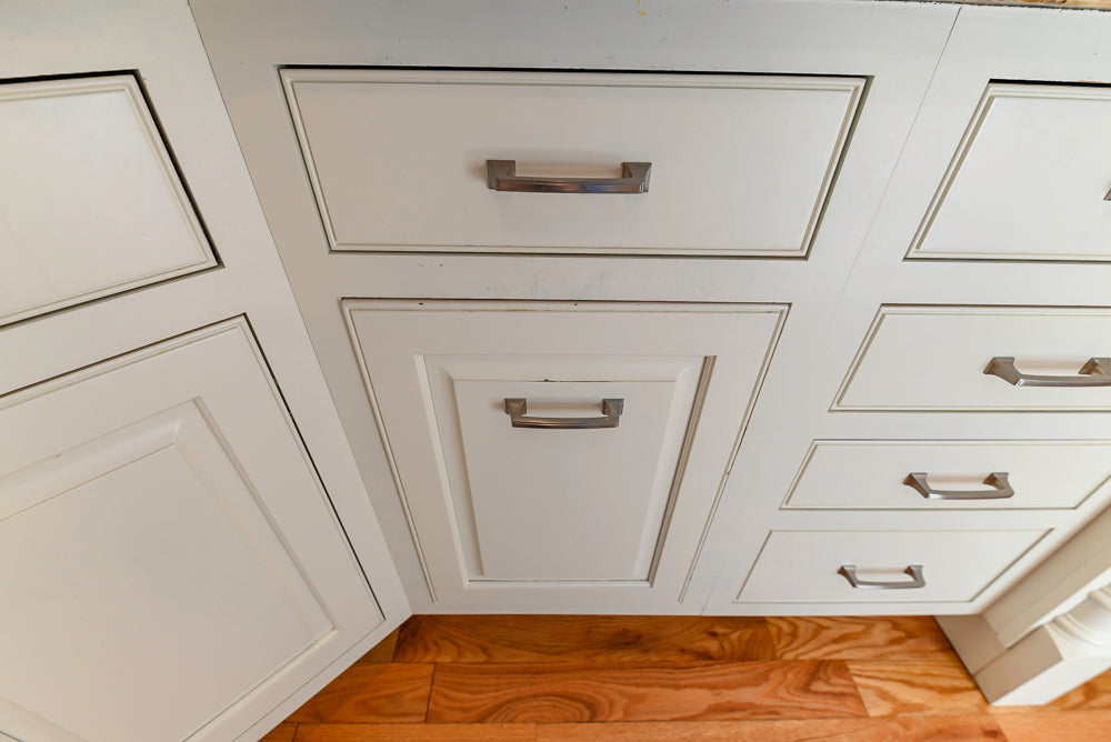 Traditional Light Cream Kitchen with Island, Granite Countertops and Appliances