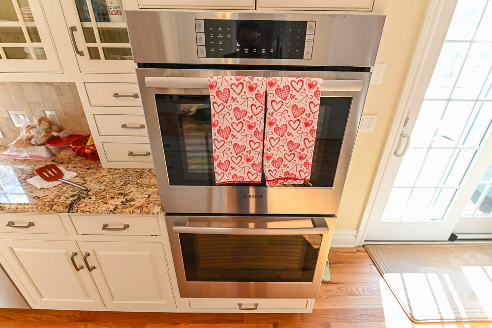 Traditional Light Cream Kitchen with Island, Granite Countertops and Appliances