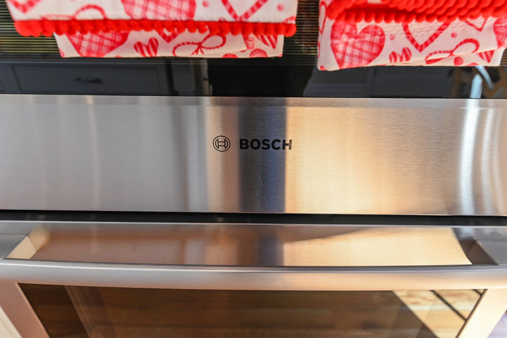 Traditional Light Cream Kitchen with Island, Granite Countertops and Appliances