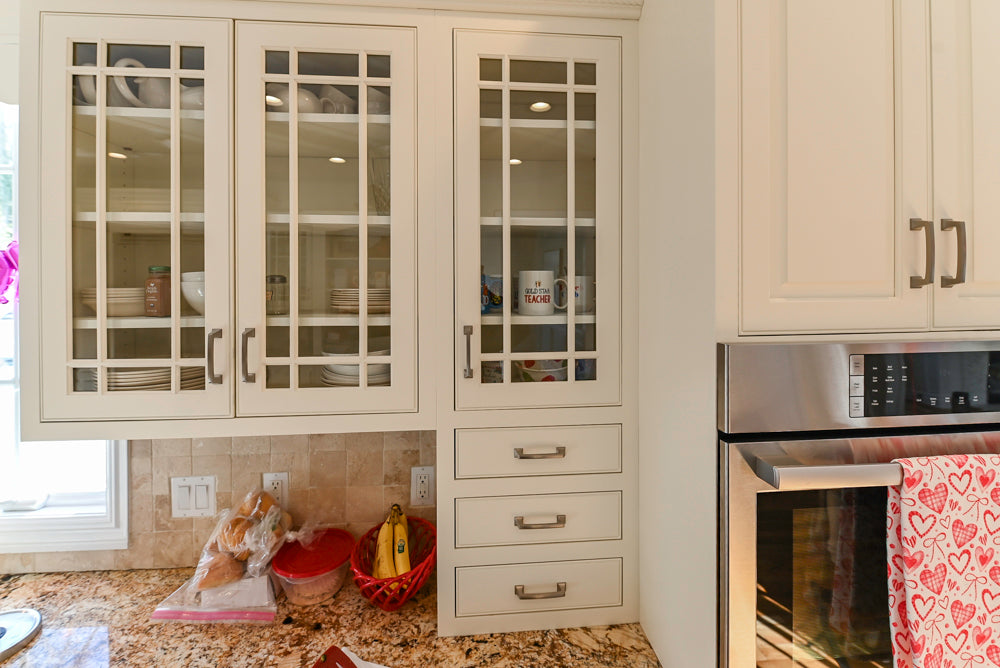 Traditional Light Cream Kitchen with Island, Granite Countertops and Appliances