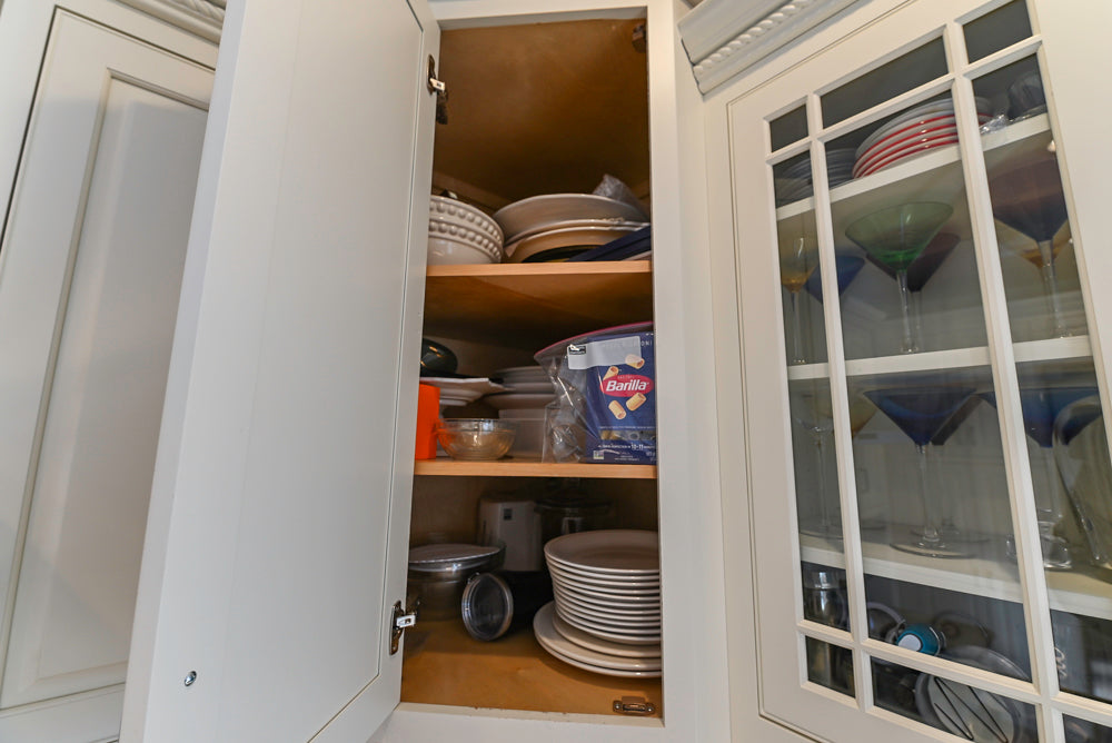 Traditional Light Cream Kitchen with Island, Granite Countertops and Appliances