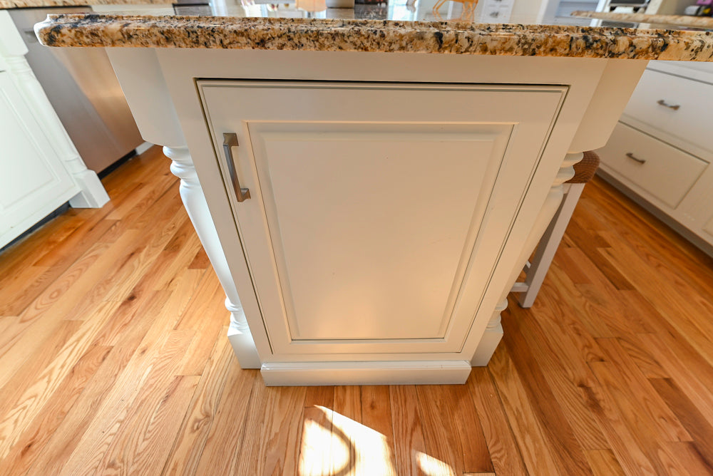 Traditional Light Cream Kitchen with Island, Granite Countertops and Appliances