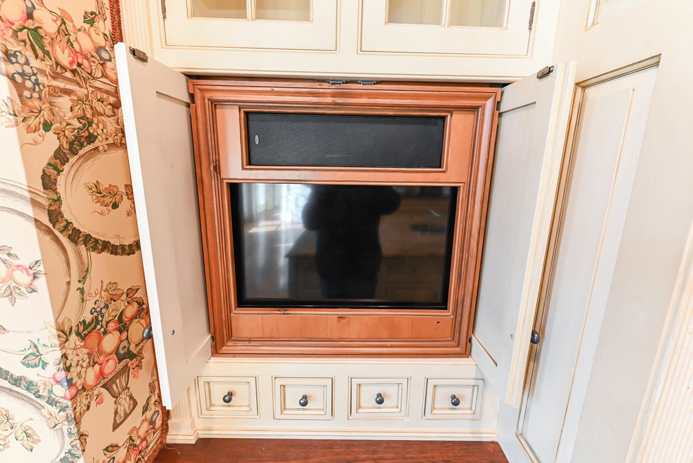 Christopher Peacock Traditional Cream Kitchen with Double Island, Granite Countertops & Appliances