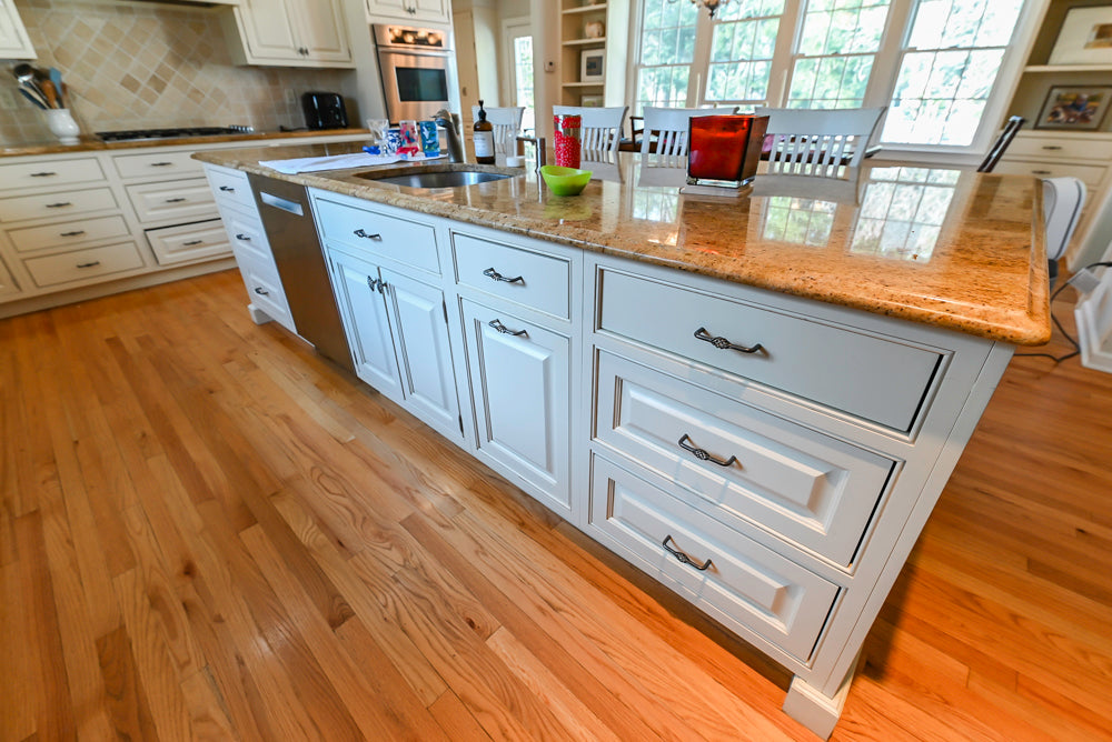 Glenwood Traditional Cream Kitchen with Island, Granite Countertops & Appliances