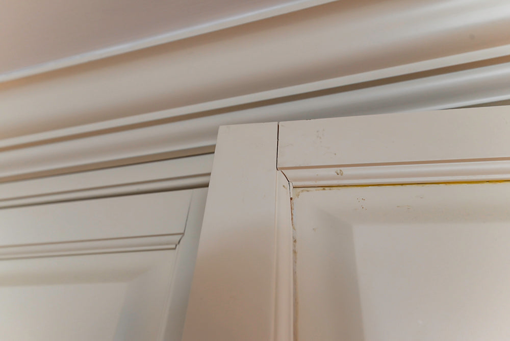 Glenwood Traditional Cream Kitchen with Island, Granite Countertops & Appliances