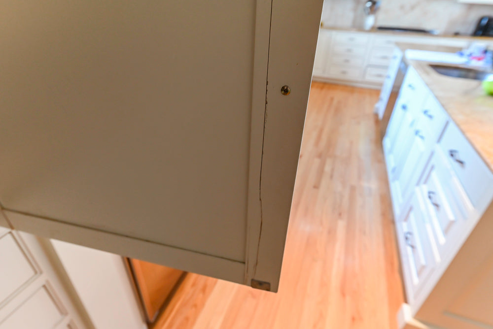 Glenwood Traditional Cream Kitchen with Island, Granite Countertops & Appliances