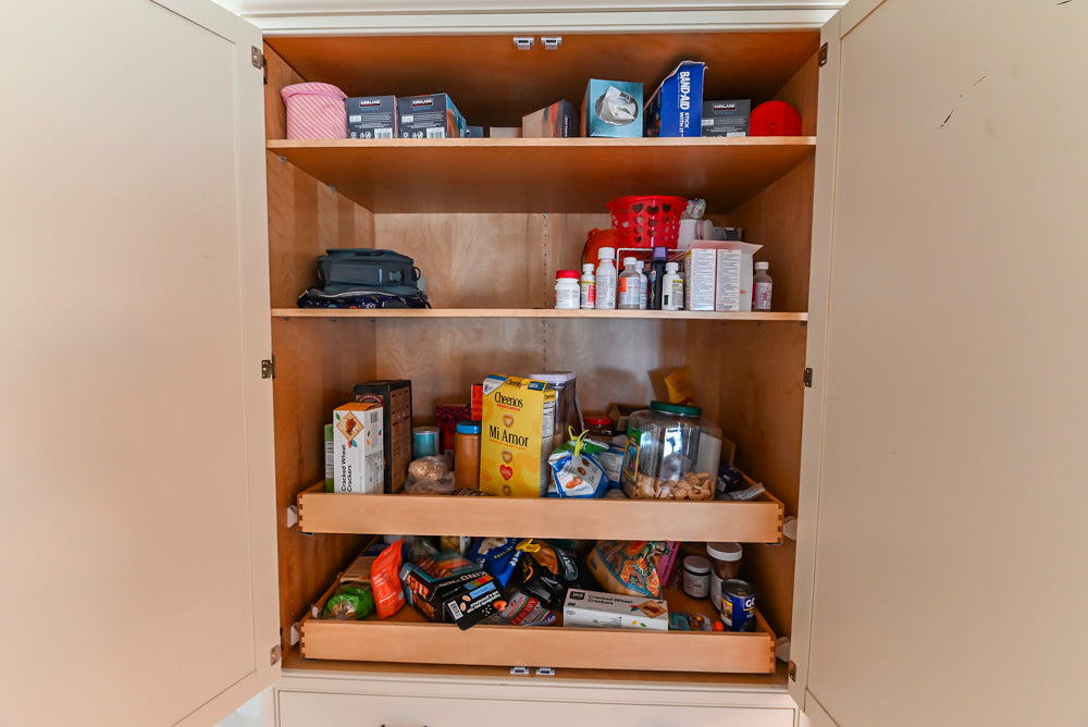 Glenwood Traditional Cream Kitchen with Island, Granite Countertops & Appliances
