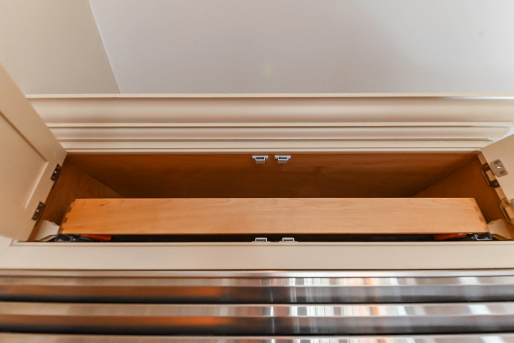 Glenwood Traditional Cream Kitchen with Island, Granite Countertops & Appliances