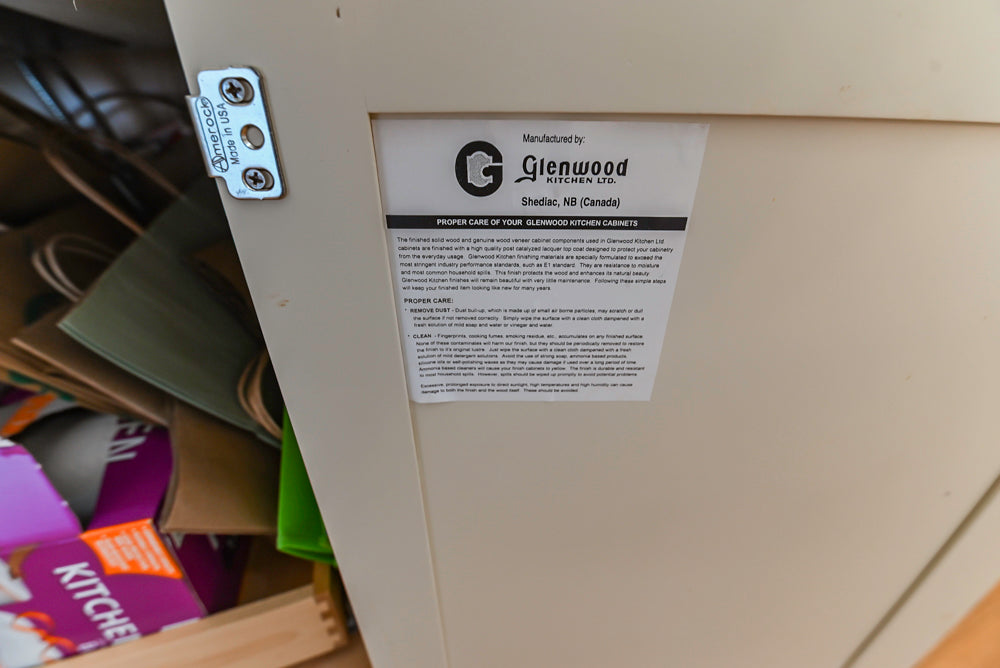 Glenwood Traditional Cream Kitchen with Island, Granite Countertops & Appliances