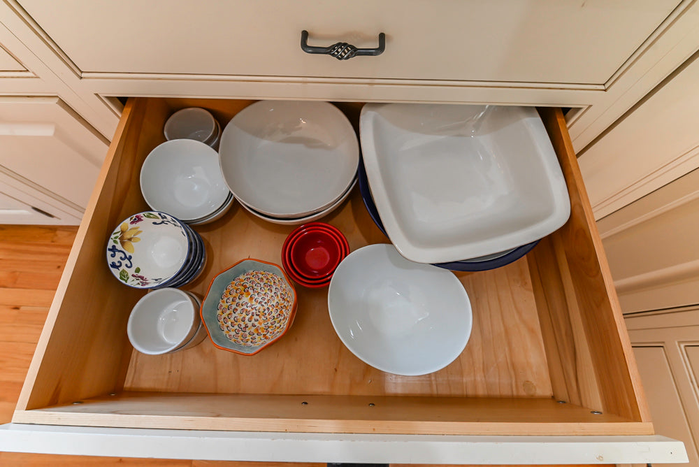 Glenwood Traditional Cream Kitchen with Island, Granite Countertops & Appliances