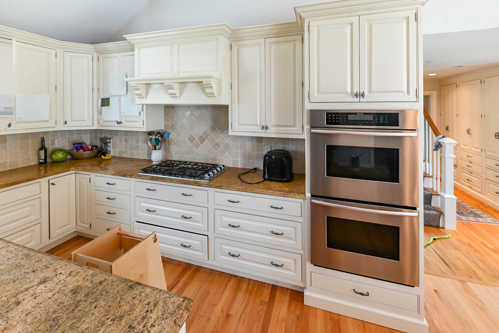 Glenwood Traditional Cream Kitchen with Island, Granite Countertops & Appliances