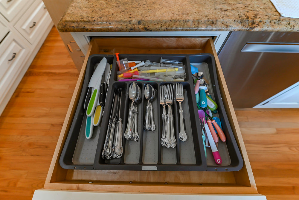 Glenwood Traditional Cream Kitchen with Island, Granite Countertops & Appliances