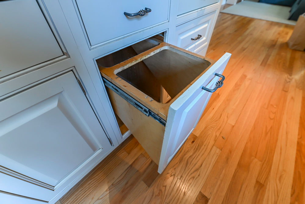 Glenwood Traditional Cream Kitchen with Island, Granite Countertops & Appliances